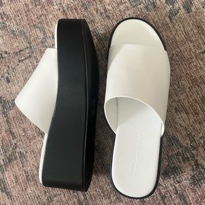 Brand new never worn Princess Polly platform sandals